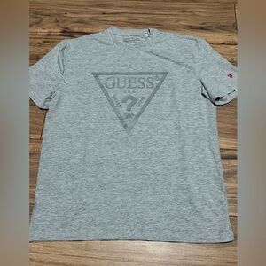 GUESS “smartGuess” Women’s Light Gray Logo Tee, made from organic cotton. Size M